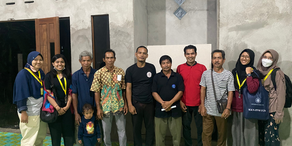 Tim KKN-PPM UGM Olah Limbah Pertanian Menjadi Pupuk Cair